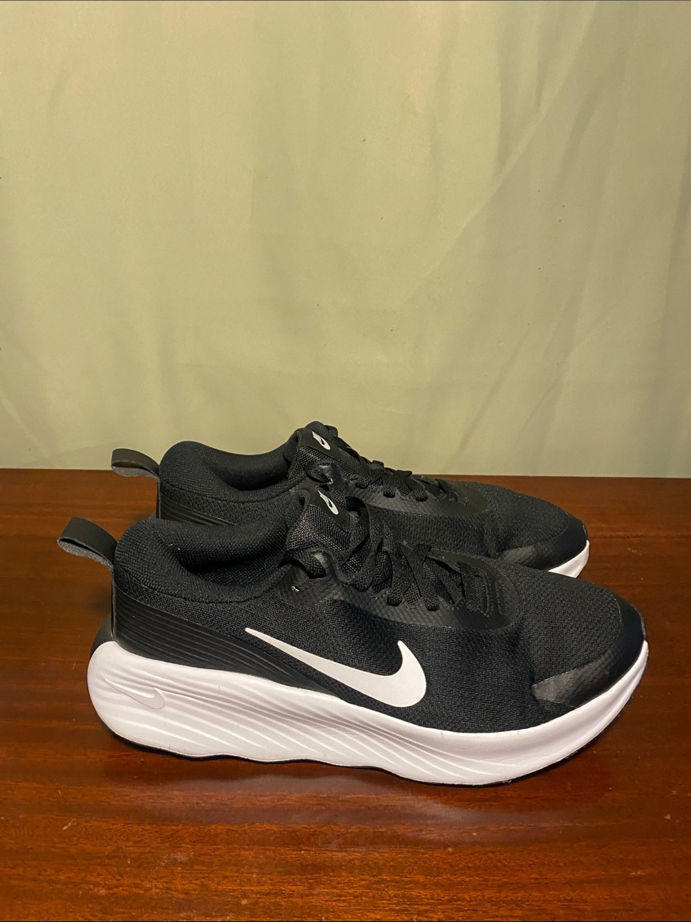 Nike PROMINA Mens Black White Walking Comfort Shoes size 11.5